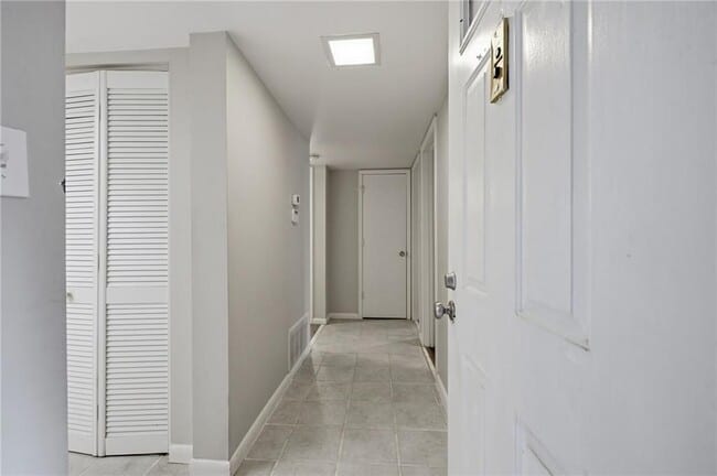 Photo - 2183 Surrey Ct
