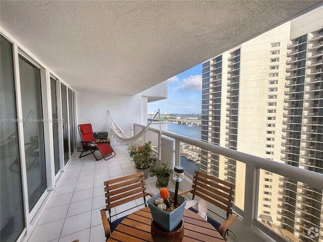 Building Photo - 1717 N Bayshore Dr Unit A-2542 Rental