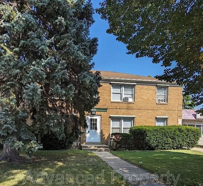 Building Photo - 4522 N Teutonia Ave Unit 4