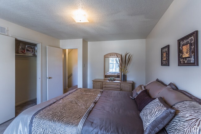 2 BR, 1.5 BA - 1265 SF - Shadowbrook Townhomes