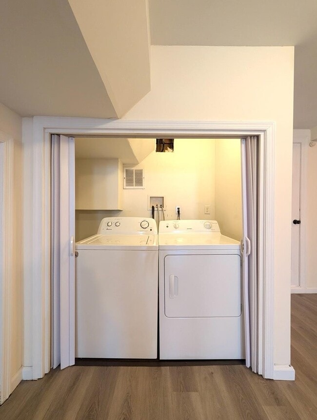 Photo - 246 Whiton St