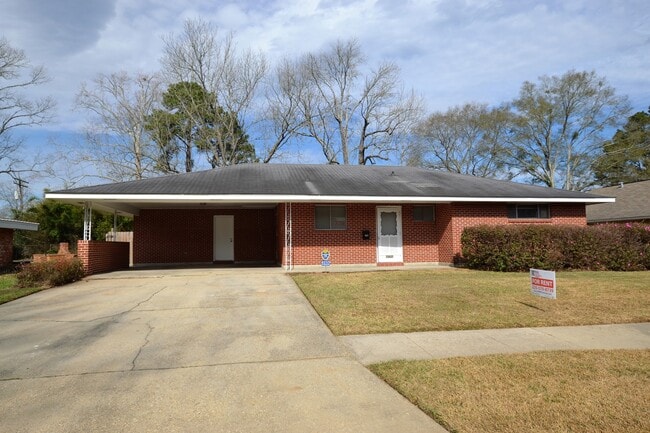 Building Photo - Vintage 3 Bedroom Home in Goodwood Homesites Neighborhood