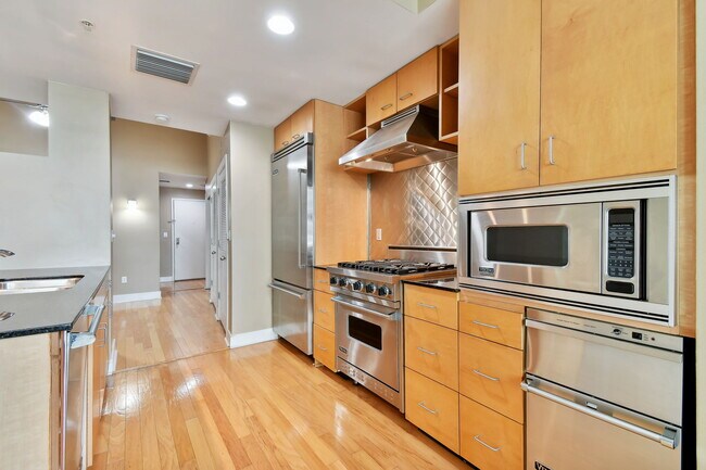 Photo - 1120 E Kennedy Blvd