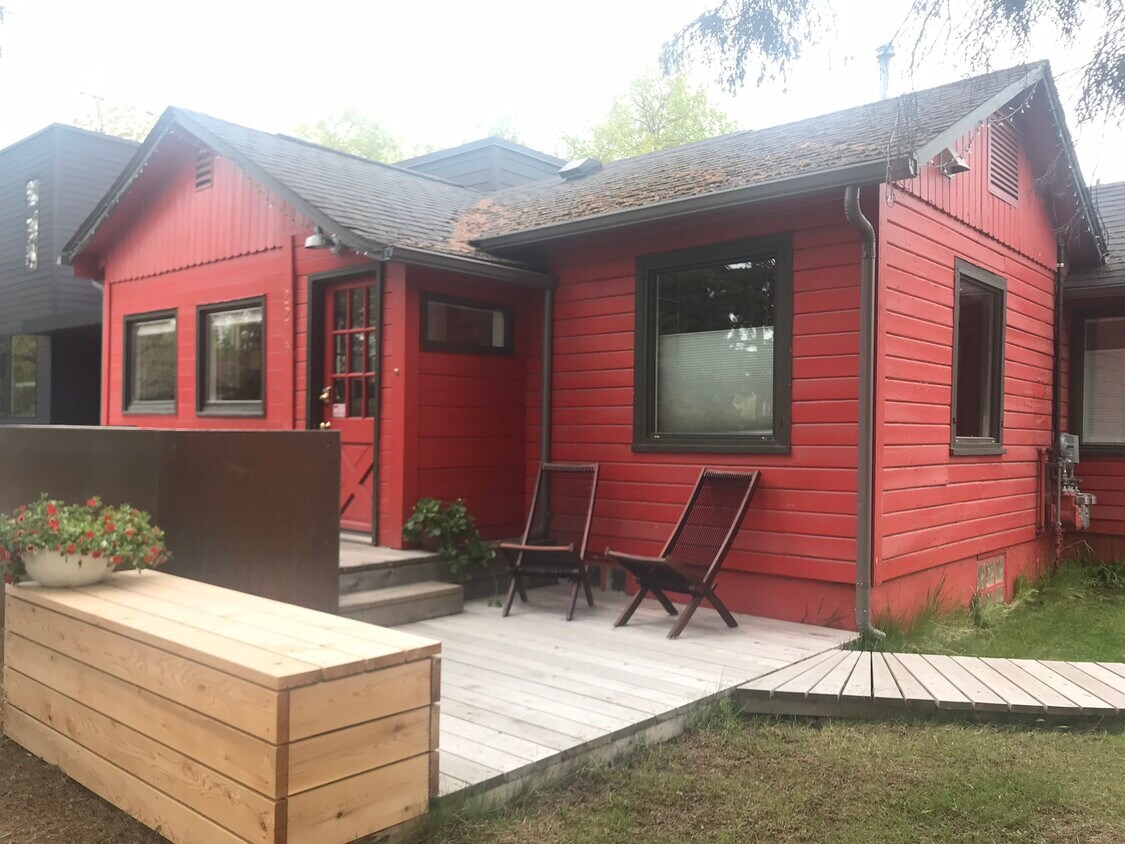 Photo - 2215 Dahl Ln (Anchorage, AK)