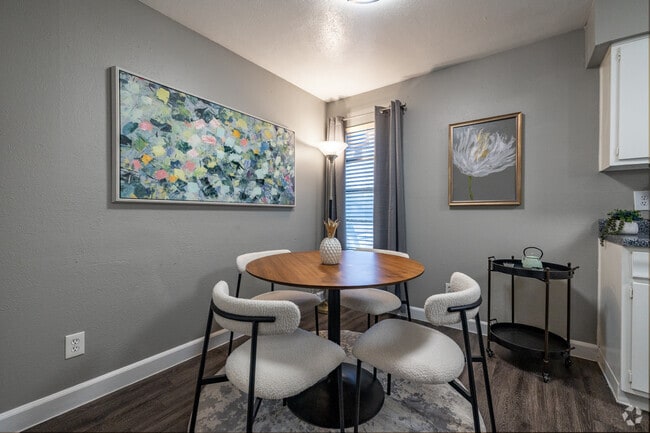 2BR, 1.5BA - 1,018SF - Dining Area