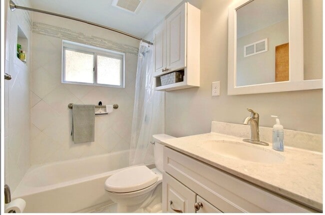 Photo - 2401 Carlisle Ave