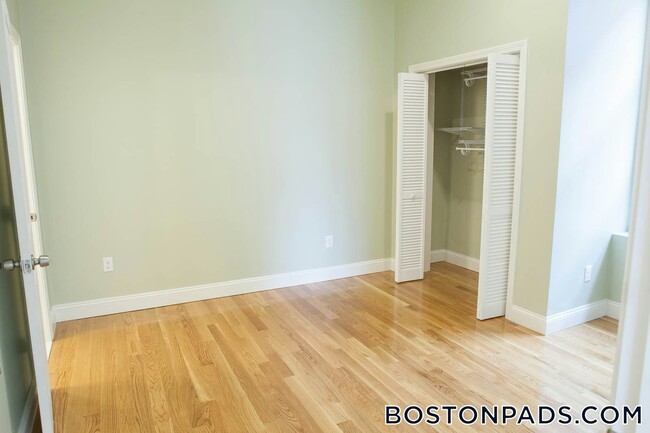 Photo - 409 Dudley St Unit 3