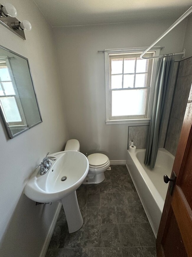 Photo - 2 bed/1 bath