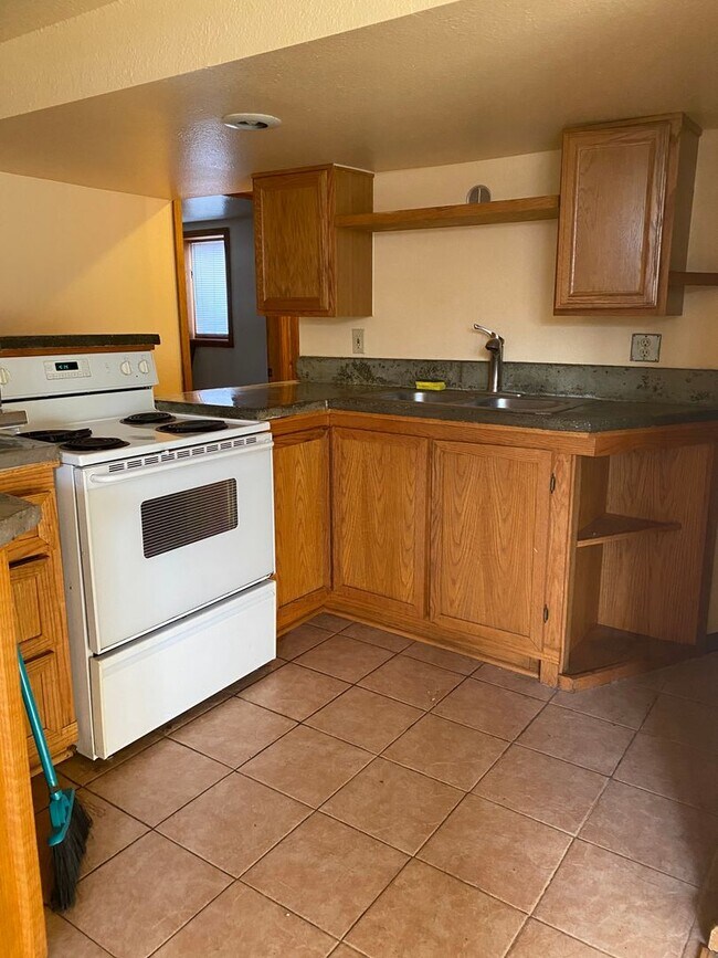 Photo - Midtown Three Bedroom Basement Space for R...