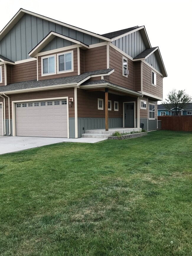 Photo - 4662 Shadowglen Dr Unit B