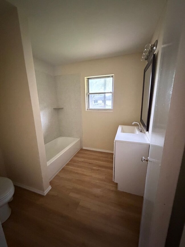 Photo - 108 E Santa Anna St