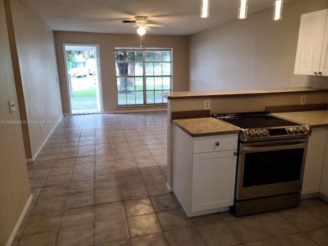 Photo - 395 SE Norfolk Blvd