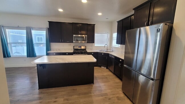 Photo - 3 bed 2.5 bath home for Rent. Pet Friendly!