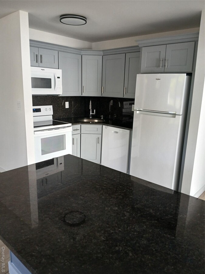 Photo - 4 Mercury Ave