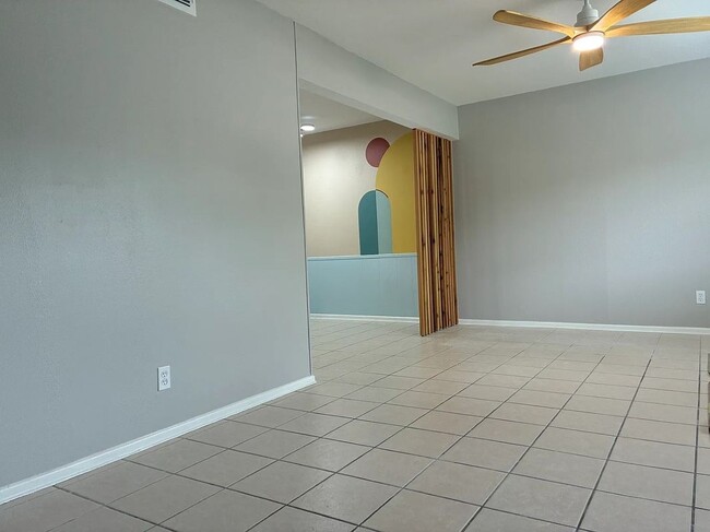 Photo - 105 W Silver Sands Dr