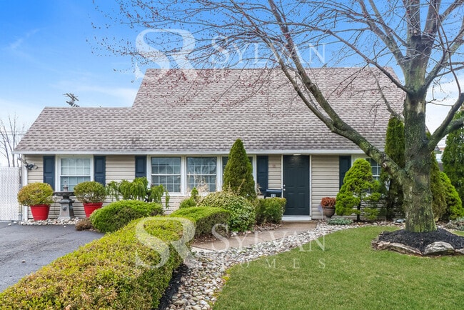 Photo - At Last, This Is What You Have Been Search... Casa