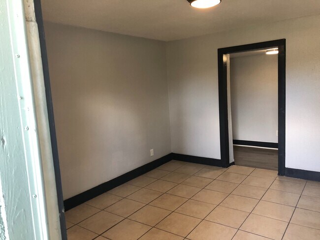 Remodeled 3-Bedroom Ranch Home Near UT and... - Remodeled 3-Bedroom Ranch Home Near UT and...