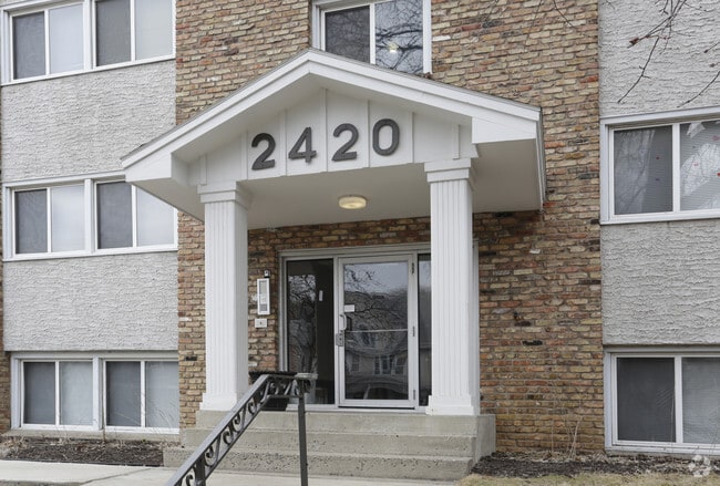 2420 Dupont Ave S