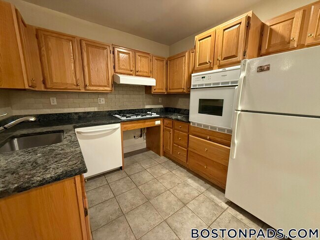 Photo - 90 Westland Ave Unidad 202