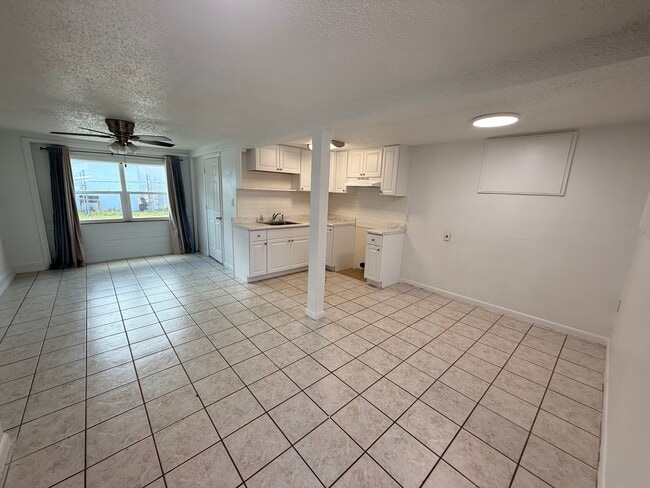 Open concept studio - 1131 5th St SW Unit 4 downstairs