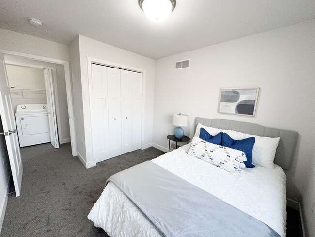 Photo - 2 Bed / 2.5 Bath Townhome for rent in Cott...