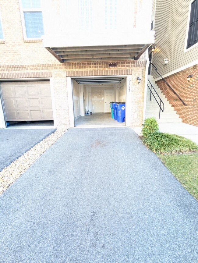 Photo - Beautiful 3 level townhouse in Jefferson Place ready for you mid July!
