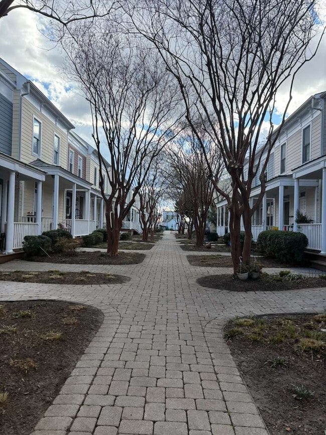 Patio de Parson's Row - 605 Spring St