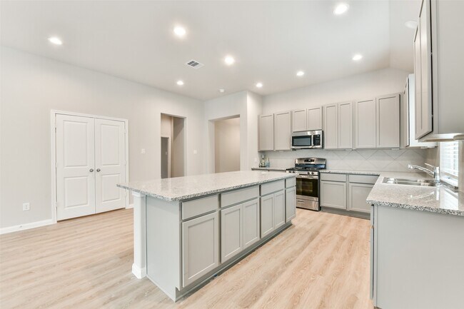 Photo - 3911 Sugardale St