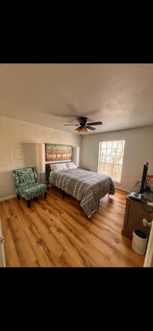 Photo - 11525 N Meridian Ave Unit Forest Point 216