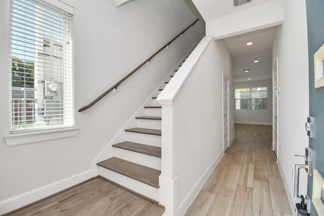 Photo - 506 W Donovan St