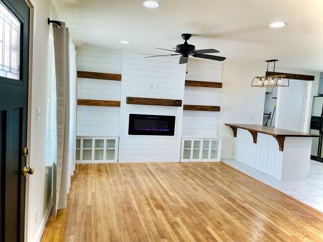 Photo - 311 SW 10th St