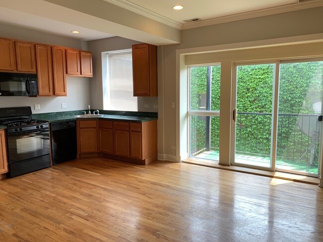 Photo - 2303 W Granville Ave Unit 2