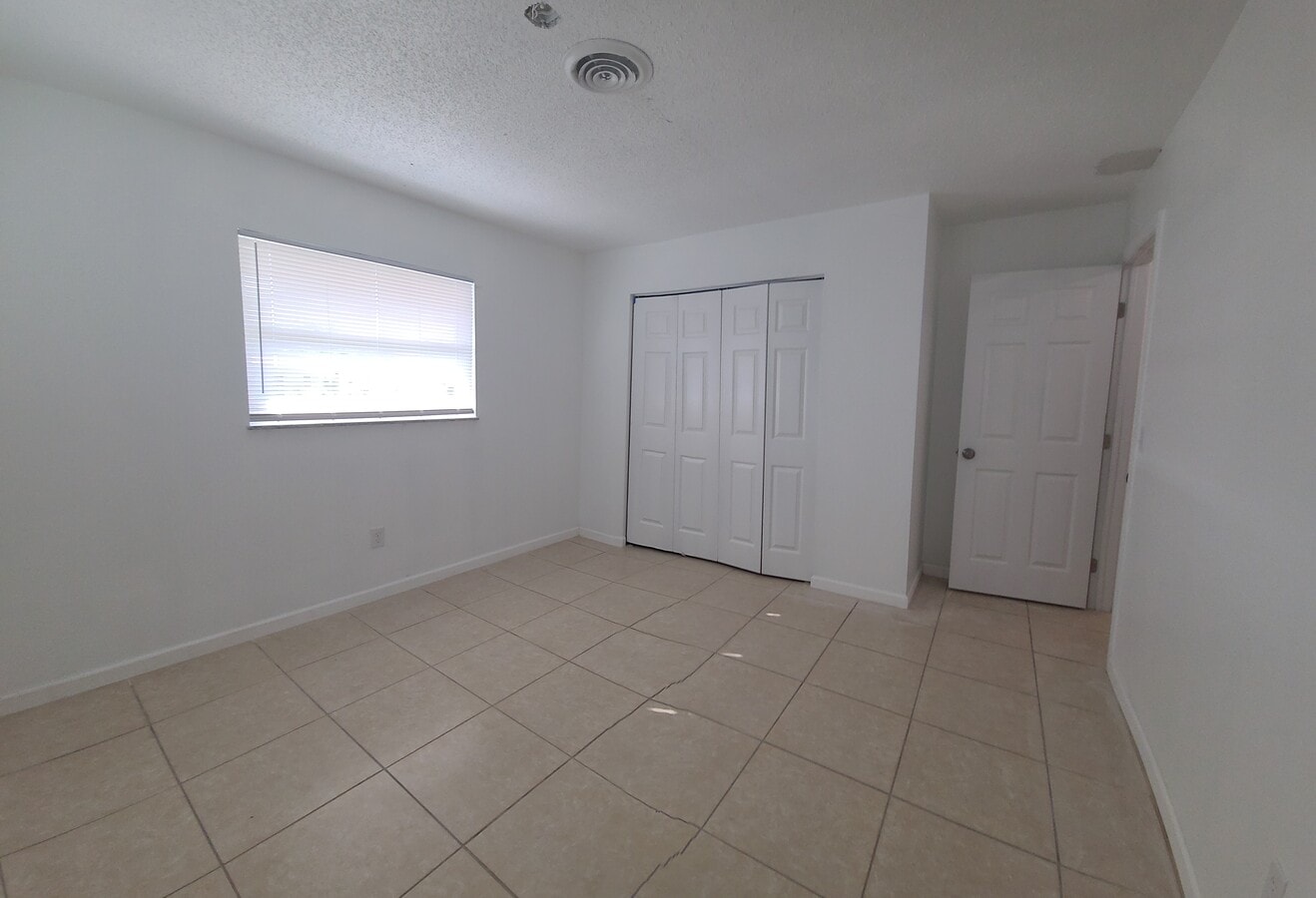 Photo - 3121 NE Savannah Rd