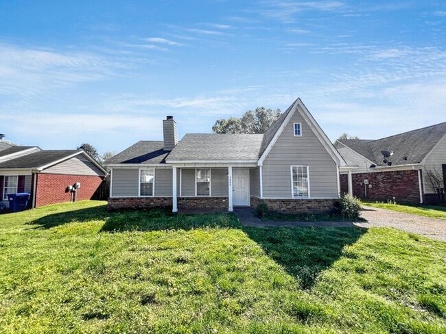 Building Photo - 5880 Waverly Dr