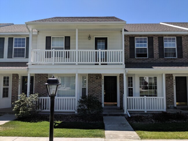 SUPER CUTE 3 BED 1.5 BATH TOWNHOME IN PARK... - SUPER CUTE 3 BED 1.5 BATH TOWNHOME IN PARK...