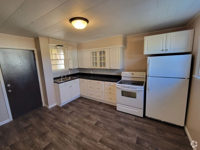 Building Photo - 603 Lincoln St Unit Lower Rental