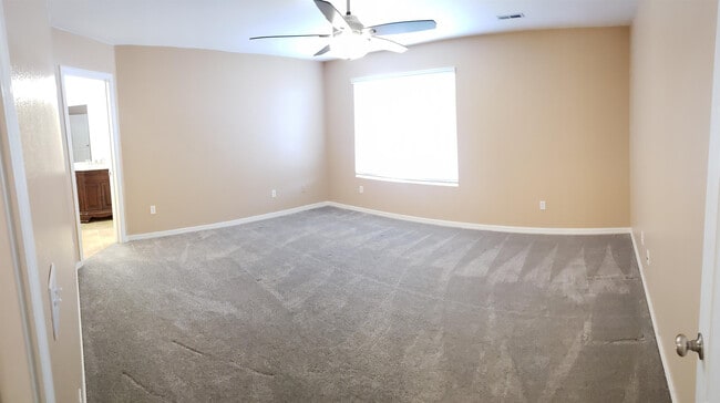 Photo - 262 Wellington Dr