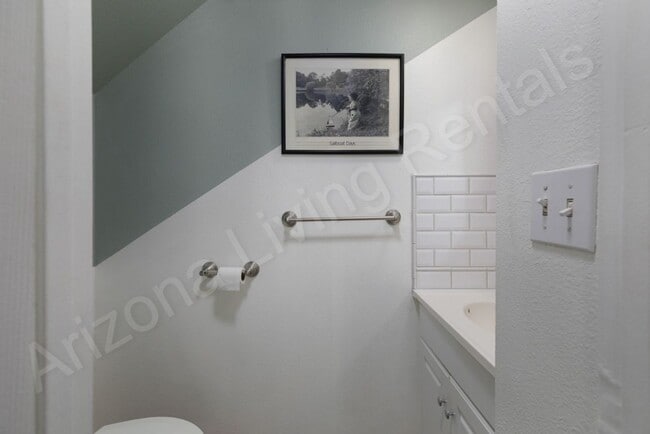 Photo - FURNISHED RENTAL AVAILABLE May 1, 2026 - November 30, 2026 Unit B