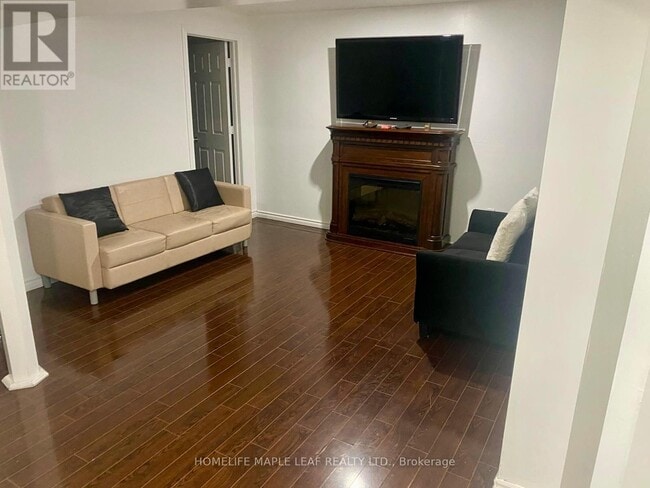 Photo - 105 Prairie Dunes Pl