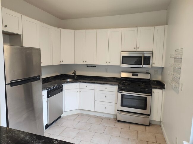 Photo - 208 Willow Ave