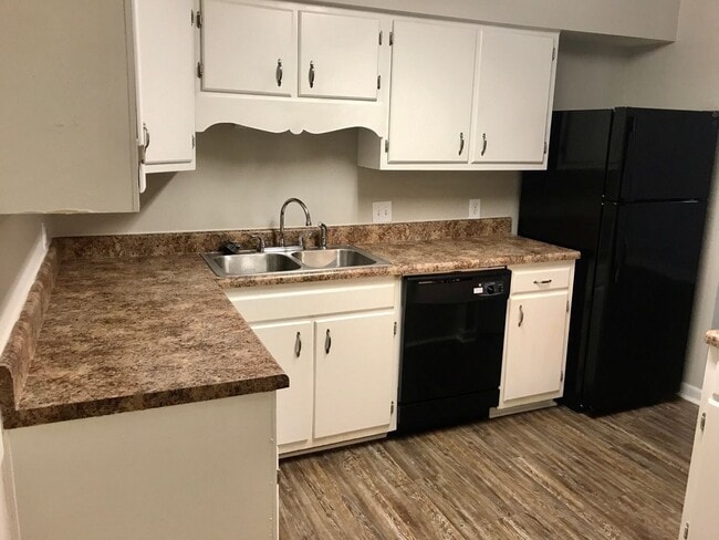 Photo - Camellia Court Apartments