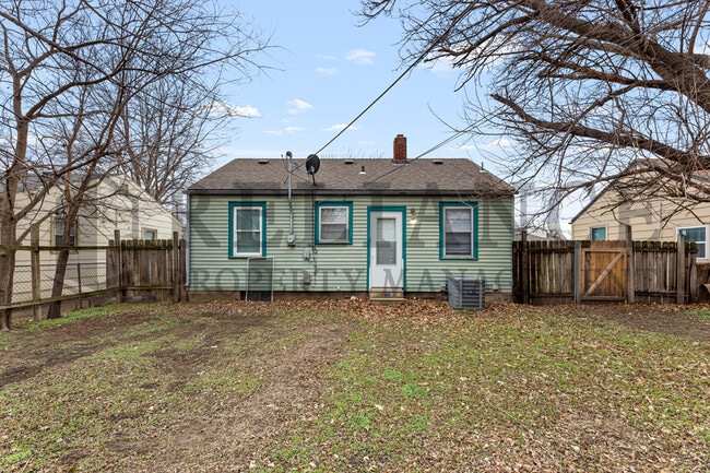 Photo - 1912 N Hood St