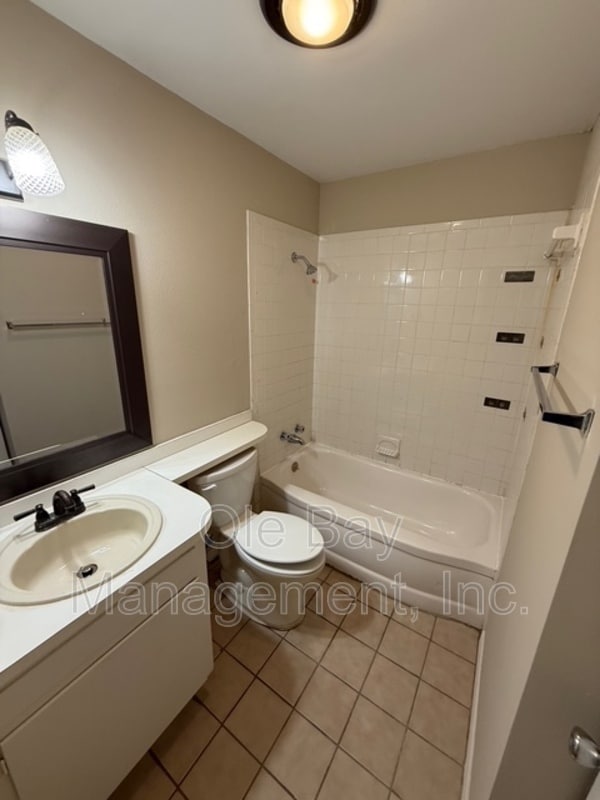 Photo - 253 Vanderbilt Dr