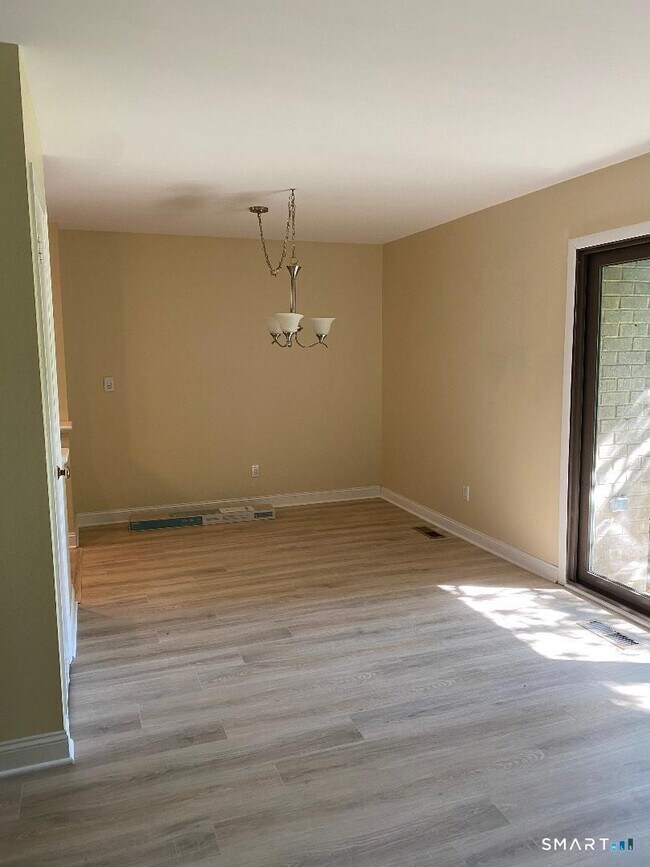 77 Courtland Ave Unit 11