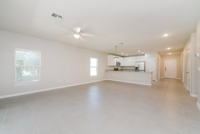 Photo - 326 Caldbeck Way