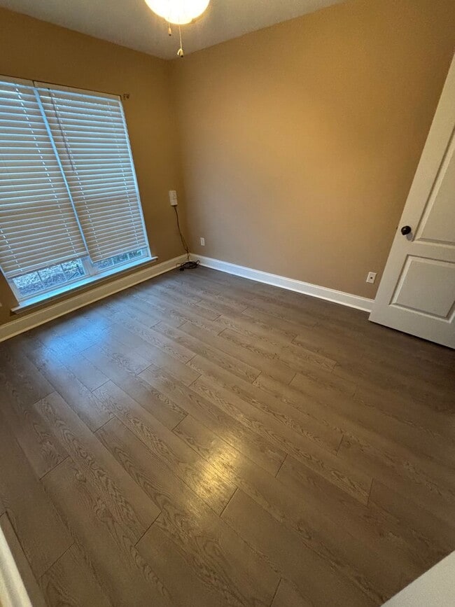 Photo - 818 Bryan Cir