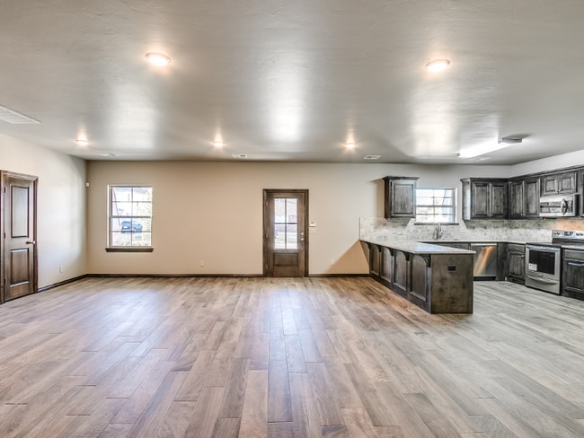 Photo - 334 E 3rd St