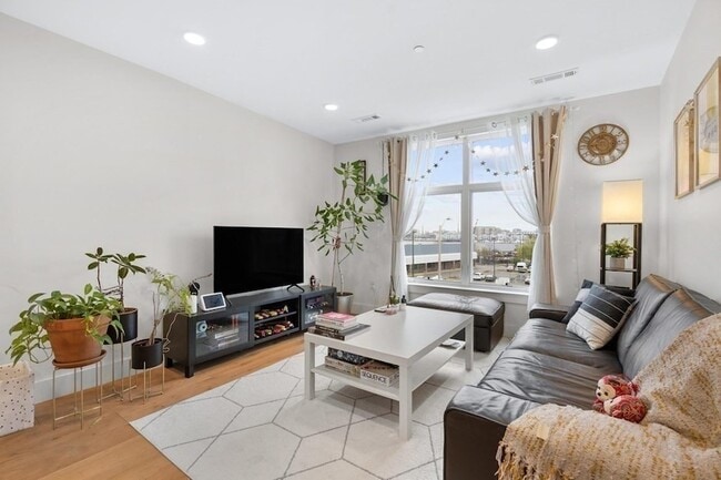 Photo - 248 Meridian St Unit 204