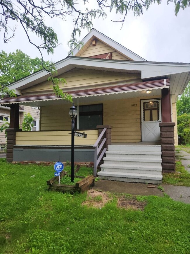 Charming 3-Bedroom Property in Prime Location - Charming 3-Bedroom Property in Prime Location House