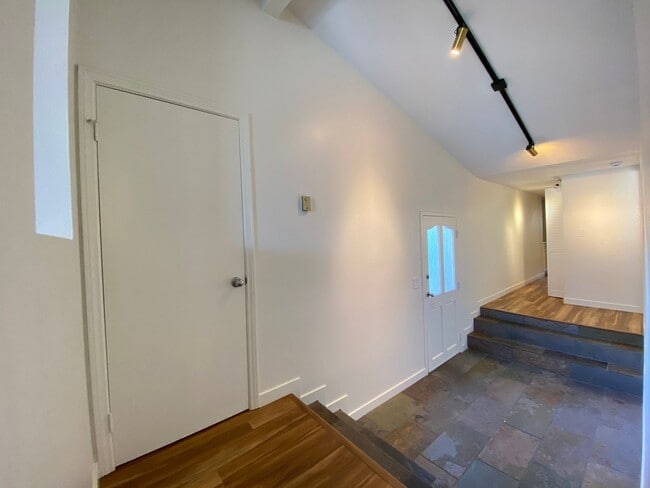 Photo - 4637 Park Dr Unit 8